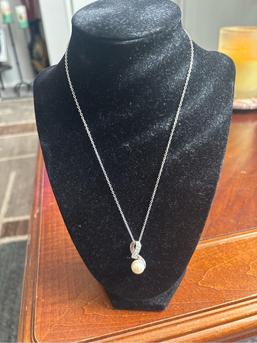 Pearl Drop Pendant Necklace - Silver Tone